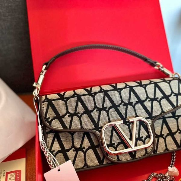 v designer bags for ladies vanini greasy same portable chain pack gift box packaging
v designer bags for ladies vanini greasy same portable chain pack gift box packaging