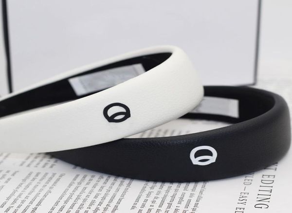luxury designer headband female bezel head leather padded women solid thick hair hoop hairband brand headbands2377587, Silver
luxury designer headband female bezel head leather padded women solid thick hair hoop hairband brand headbands2377587, Silver