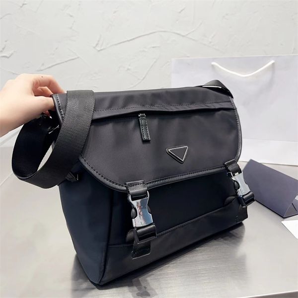 2023 mens nylon messenger bags designer bag crossbody shoulder bag fashion cross body flap men black briefcases triangle 5a
2023 mens nylon messenger bags designer bag crossbody shoulder bag fashion cross body flap men black briefcases triangle 5a