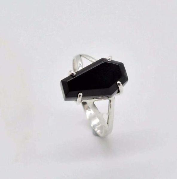 cluster rings retro black imitation coffin shape ring vampire halloween punk gothic male and female hip hop party jewelry gift4699695, Golden;silver
cluster rings retro black imitation coffin shape ring vampire halloween punk gothic male and female hip hop party jewelry gift4699695, Golden;silver
