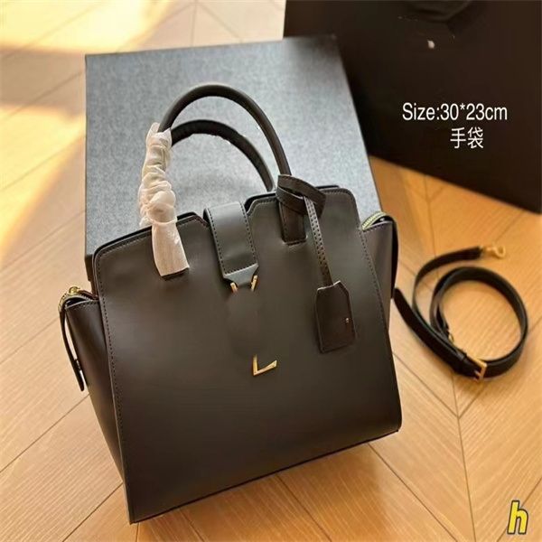 ys2023 cabas swing bag handbag shoulder bag design sense bag type men's ladies cowhide vintage gold logo travel bag business bag briefc
ys2023 cabas swing bag handbag shoulder bag design sense bag type men's ladies cowhide vintage gold logo travel bag business bag briefc