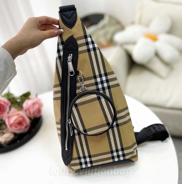 classic canvas shoulder bag small handbags purse fashion letter tofu package crossbody bags simple design wide shoulder strap messenger bags
classic canvas shoulder bag small handbags purse fashion letter tofu package crossbody bags simple design wide shoulder strap messenger bags