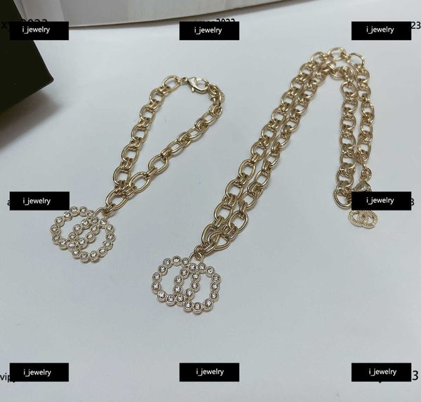 designer women bracelet fashion inlaid pearl logo shaped pendant lady jewelry charm bracelets #including box, Golden;silver
designer women bracelet fashion inlaid pearl logo shaped pendant lady jewelry charm bracelets #including box, Golden;silver