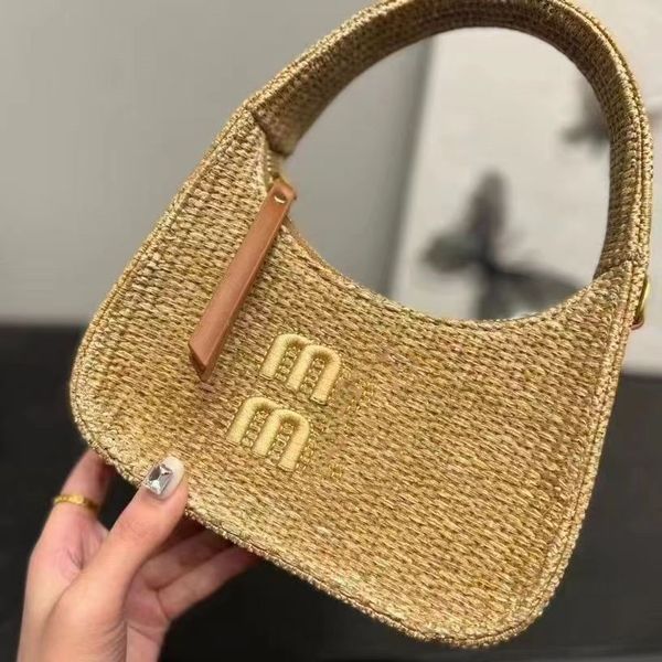 designer luxury woven compact women's bag letter crescent bag underarm bag oblique span mini hand saddle bag horizontal chain gift box
designer luxury woven compact women's bag letter crescent bag underarm bag oblique span mini hand saddle bag horizontal chain gift box