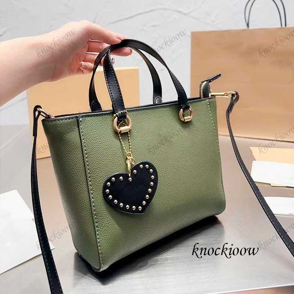 large capacity tote bag zip closure style mirror to brush decoration crossbody bag luxurys handbags shoulder bag luxury bag purses woman han
large capacity tote bag zip closure style mirror to brush decoration crossbody bag luxurys handbags shoulder bag luxury bag purses woman han