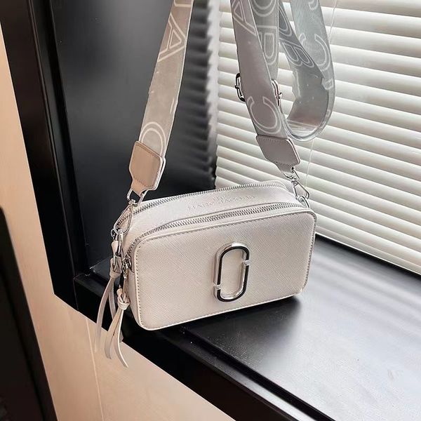 Designer Bag Snapshot New Solid Color Casual Double Mosaic Integrated Camera Leather Women's Oblique Shoulder Bag Handheld Italic, Pink
Designer Bag Snapshot New Solid Color Casual Double Mosaic Integrated Camera Leather Women's Oblique Shoulder Bag Handheld Italic, Pink