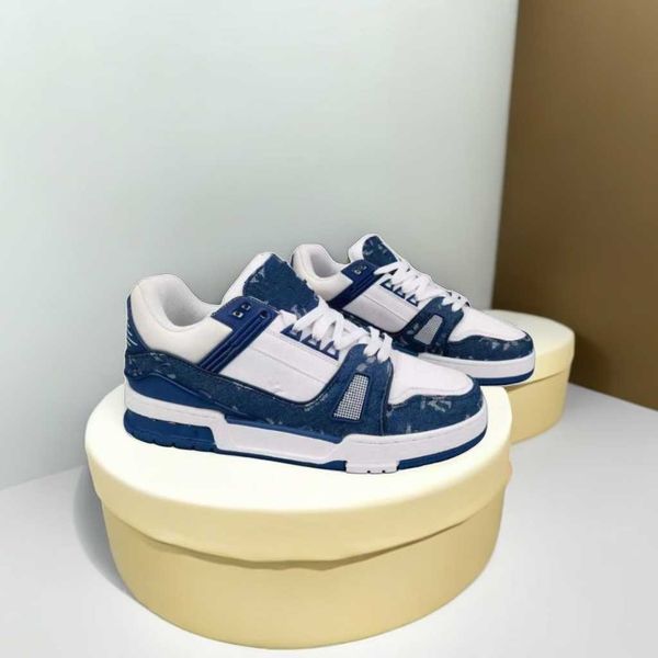 designer virgil leisure shoe sneakers black white vintage white and black suede for men and women trainer with box
designer virgil leisure shoe sneakers black white vintage white and black suede for men and women trainer with box
