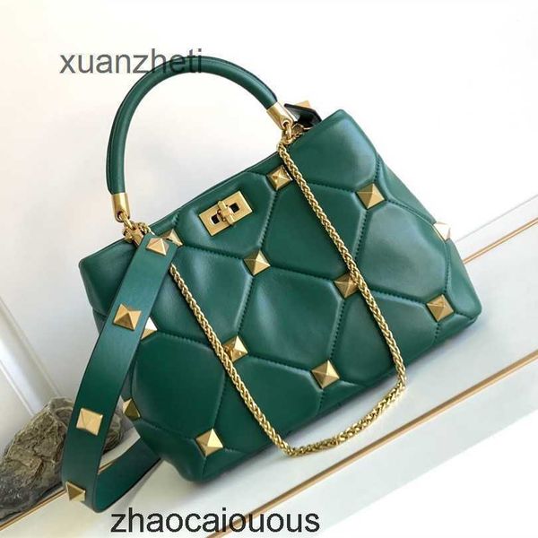 fashion valantions beach women luxury bag crossbody designer handbags rivet leather bags classic lady's large capacity bucket handbag p
fashion valantions beach women luxury bag crossbody designer handbags rivet leather bags classic lady's large capacity bucket handbag p