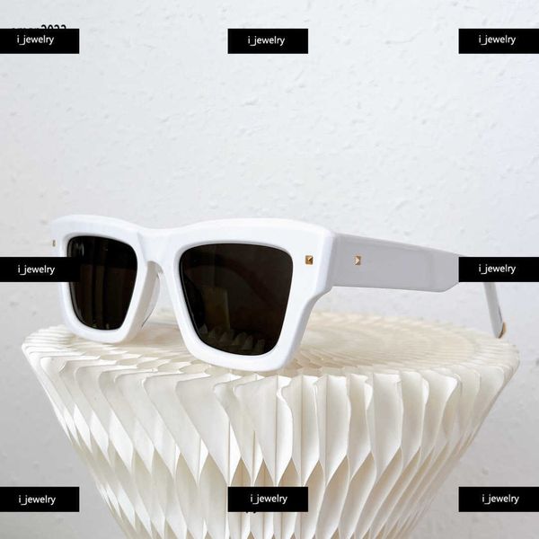 women and men designer sunglasses sunshade lenses glasses multi color optional accessories #including glasses case new arrival, White;black
women and men designer sunglasses sunshade lenses glasses multi color optional accessories #including glasses case new arrival, White;black