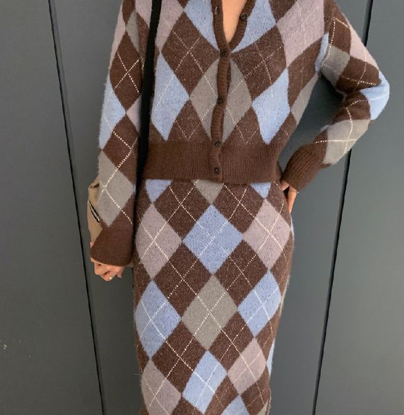 womens knits tees women elegant slim female skirt and set korean sungtin argyle cardigan bodycon knitted 2 peice matching 230821, White
womens knits tees women elegant slim female skirt and set korean sungtin argyle cardigan bodycon knitted 2 peice matching 230821, White
