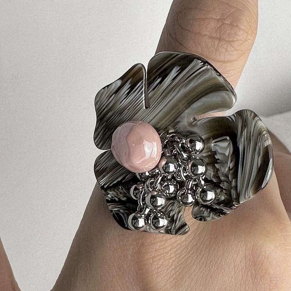 designer's spring collection, small focus design sense, chinese punk acetic acid flower, light luxury elastic ring, 2023 new exquisite, Silver
designer's spring collection, small focus design sense, chinese punk acetic acid flower, light luxury elastic ring, 2023 new exquisite, Silver