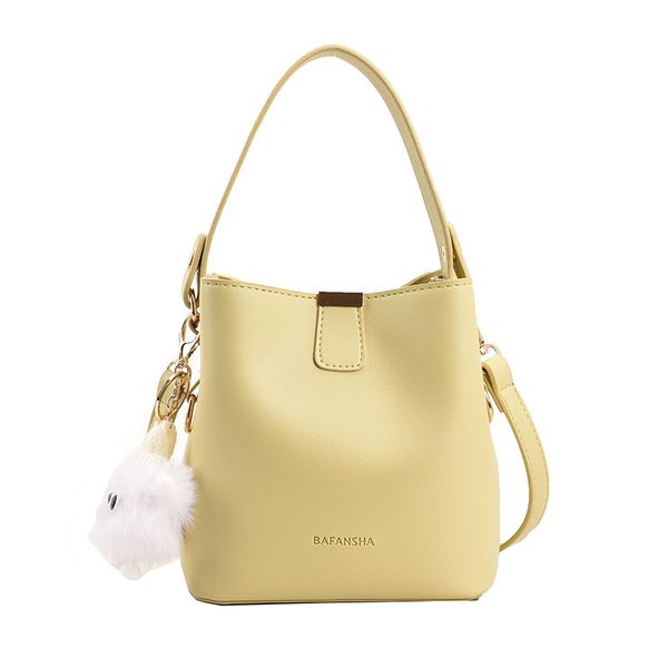 retro commuter portable water bucket bag, small number, casual straddle shoulder bag, fashionable and high grade small bag
retro commuter portable water bucket bag, small number, casual straddle shoulder bag, fashionable and high grade small bag