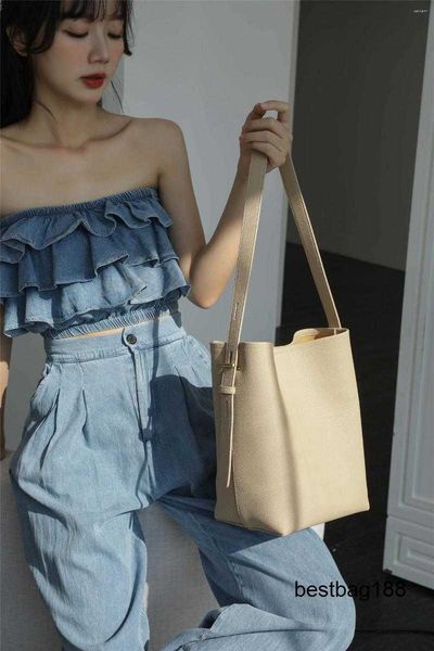 evening bags genuine cow leather bucket shoulder bag for women fashion female handbags 2023 casual luxury designer large capacity totes
evening bags genuine cow leather bucket shoulder bag for women fashion female handbags 2023 casual luxury designer large capacity totes