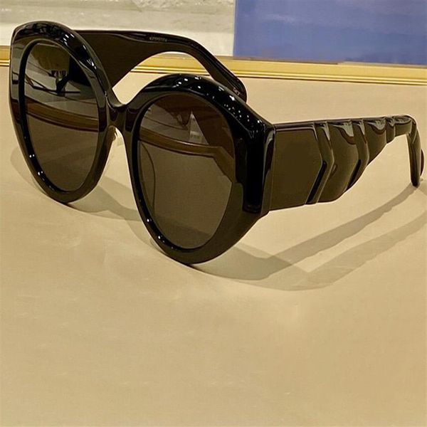 0809 new fashion sunglasses women cat eye frame goggles women popular style uv 400 protection with case 0244o, White;black
0809 new fashion sunglasses women cat eye frame goggles women popular style uv 400 protection with case 0244o, White;black