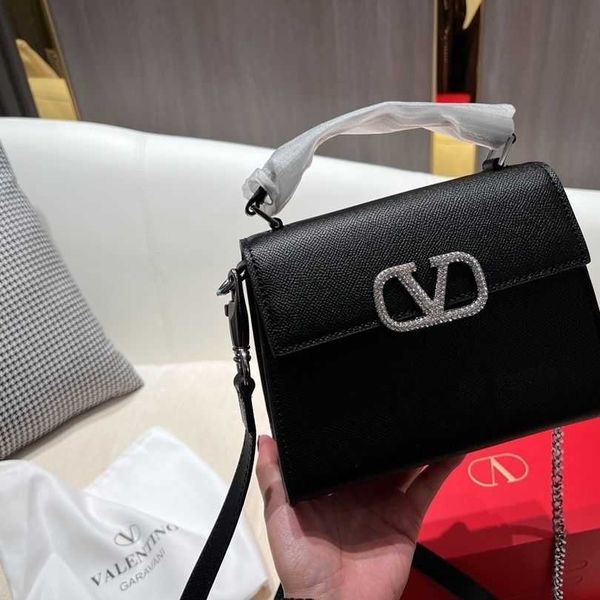 v designer bags for ladies va2023 new big v womens bag with foreign fashionable chain handheld crossbody temperament star style and fashion
v designer bags for ladies va2023 new big v womens bag with foreign fashionable chain handheld crossbody temperament star style and fashion