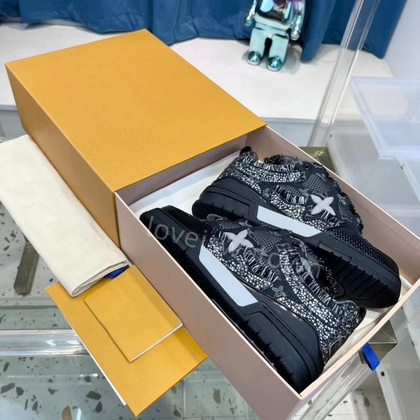 skate shoes men designer running shoe chunky platform defender shoe fashion embossed rubber genuine leather sneakers shoes tenis casual shoe, Black
skate shoes men designer running shoe chunky platform defender shoe fashion embossed rubber genuine leather sneakers shoes tenis casual shoe, Black