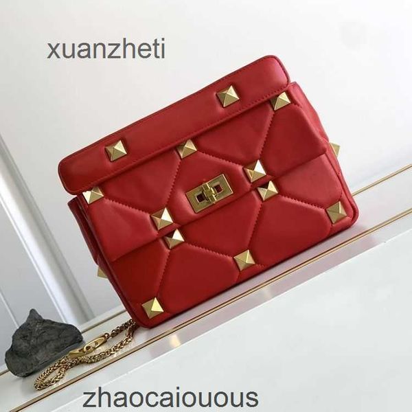 luxury lady's valantions classic designer bag handbags women large beach crossbody trendy rivet bags diamond small fashionable portable
luxury lady's valantions classic designer bag handbags women large beach crossbody trendy rivet bags diamond small fashionable portable