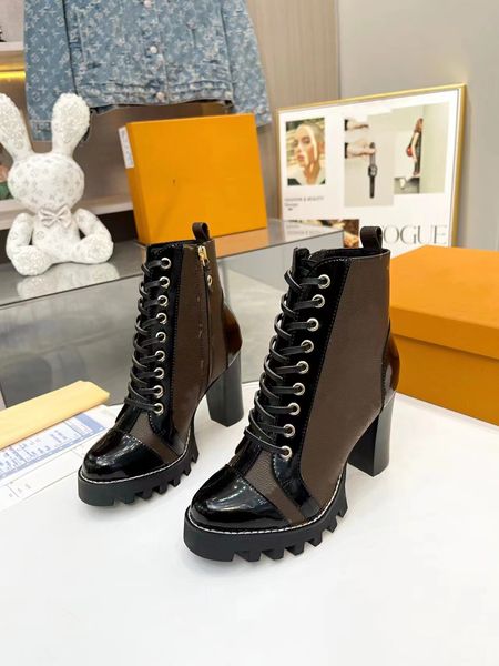 boots designer plaque boots with ankle boots female black leather boots high-heeled autumn and winter boots with wedding party shoess hoes f
boots designer plaque boots with ankle boots female black leather boots high-heeled autumn and winter boots with wedding party shoess hoes f