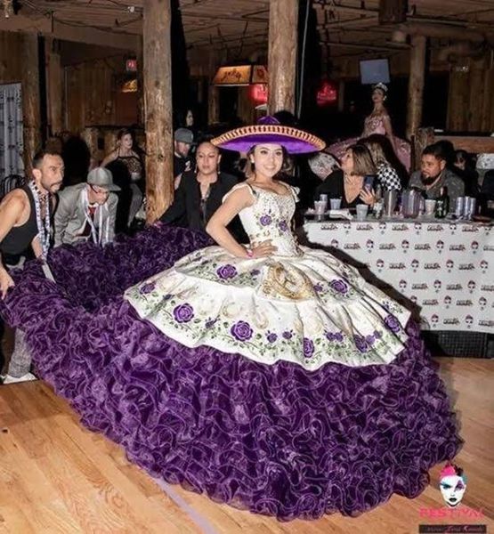 white purple mexicao charro quinceanera dresses luxury ruffles skirt chapel train embroidery flower vestidos quince anos, Blue;red
white purple mexicao charro quinceanera dresses luxury ruffles skirt chapel train embroidery flower vestidos quince anos, Blue;red