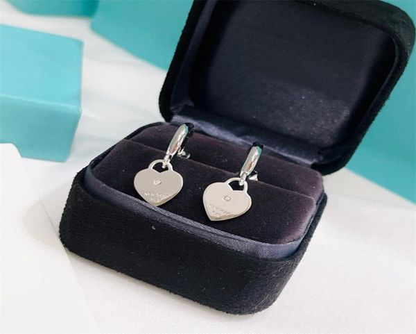 new fashion hoop earrings womens designer t gold heart earring classic letter ear stud luxury jewelry ladies party wedding gifts 42477095, Golden
new fashion hoop earrings womens designer t gold heart earring classic letter ear stud luxury jewelry ladies party wedding gifts 42477095, Golden