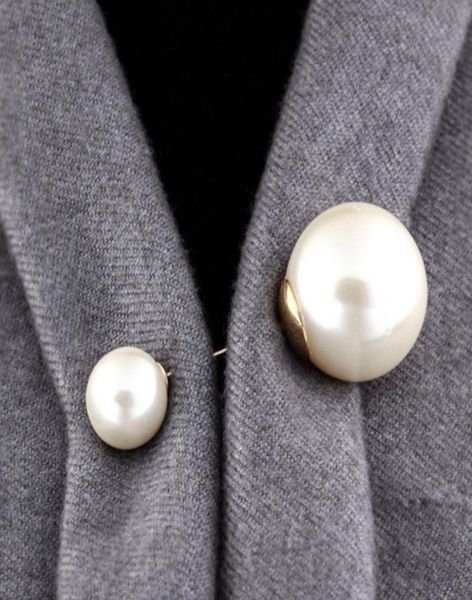 vintage gold brooch pins double head simulation pearl large big brooches for women wedding jewelry accessories7017745, Gray
vintage gold brooch pins double head simulation pearl large big brooches for women wedding jewelry accessories7017745, Gray