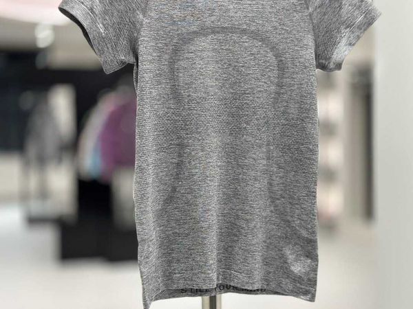 active sets lu same yoga swiftly tech2.0 breathable tight sports crew neck fitness short sleeve women's t-shirt
active sets lu same yoga swiftly tech2.0 breathable tight sports crew neck fitness short sleeve women's t-shirt