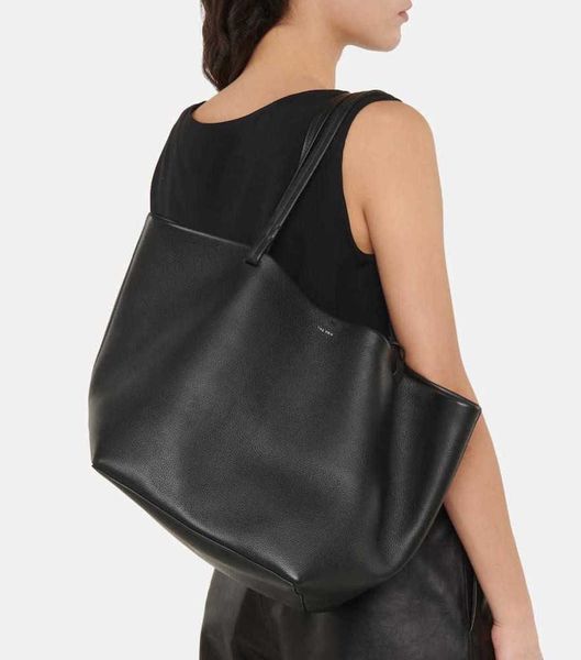 the row bag designer small crowd new tote park3 layer cowhide high-capacity shopping shoulder
the row bag designer small crowd new tote park3 layer cowhide high-capacity shopping shoulder