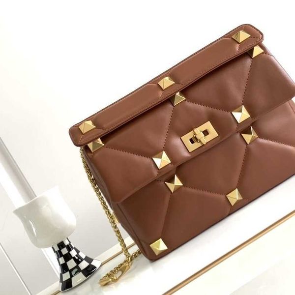 v designer bags for ladies vains outgoing leather handbag single shoulder crossbody bag handbag rivet design chain bag small square bag
v designer bags for ladies vains outgoing leather handbag single shoulder crossbody bag handbag rivet design chain bag small square bag