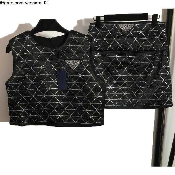 suit womens new 2 piece dress t shirt skirt suits ladies crewneck sets styles dresses women fashion classics triangular letter drill grid qu, White;black
suit womens new 2 piece dress t shirt skirt suits ladies crewneck sets styles dresses women fashion classics triangular letter drill grid qu, White;black