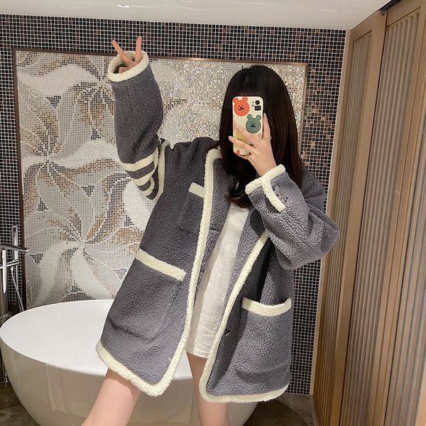 womens wool blends goods in stock tb autumnwinter lamb plush four bar coat mens and loose plush stand neck baseball jersey 230822, Black
womens wool blends goods in stock tb autumnwinter lamb plush four bar coat mens and loose plush stand neck baseball jersey 230822, Black