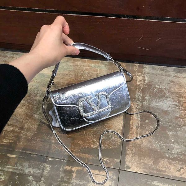womens 2023 v vacowhide designer bags for ladies bag 2023 new full leather korean edition genuine leather inlaid with diamonds foreign style
womens 2023 v vacowhide designer bags for ladies bag 2023 new full leather korean edition genuine leather inlaid with diamonds foreign style