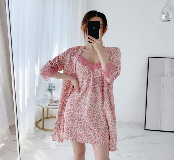 pink leopard satin sleepwear women robe gown rayon 2pcs kimono roap sleep set noble lace ladies nightgown lounge suit2762726, Black;red
pink leopard satin sleepwear women robe gown rayon 2pcs kimono roap sleep set noble lace ladies nightgown lounge suit2762726, Black;red
