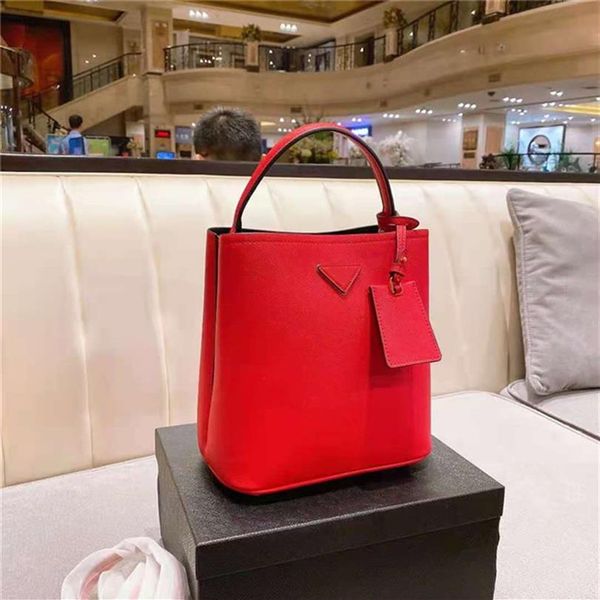2021 designers women bucket bag luxury tote handbag large capacity ladies catwalk bags high-end single products all-m196b
2021 designers women bucket bag luxury tote handbag large capacity ladies catwalk bags high-end single products all-m196b