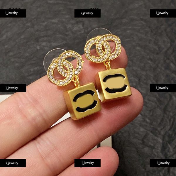 earrings designer for women shiny diamond decoration jewelry golden square pendant dangle & chandelier #including brand box new arrival, Silver
earrings designer for women shiny diamond decoration jewelry golden square pendant dangle & chandelier #including brand box new arrival, Silver