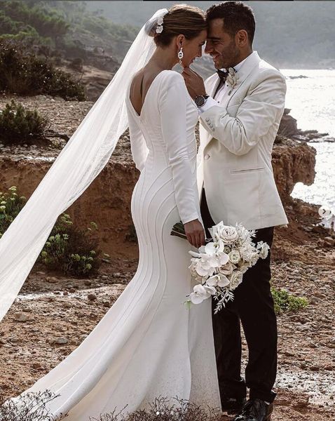 simple modern crepe mermaid beach wedding dresses v-neck long sleeve stain bohemian trumpet bridal outfit gown, White
simple modern crepe mermaid beach wedding dresses v-neck long sleeve stain bohemian trumpet bridal outfit gown, White
