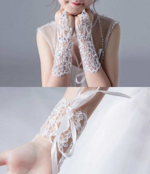 kids girls lace beading fingerless jewelry glove lovely princess flower girl dress dance pageant party gloves decoration4992404, Silvery;red
kids girls lace beading fingerless jewelry glove lovely princess flower girl dress dance pageant party gloves decoration4992404, Silvery;red