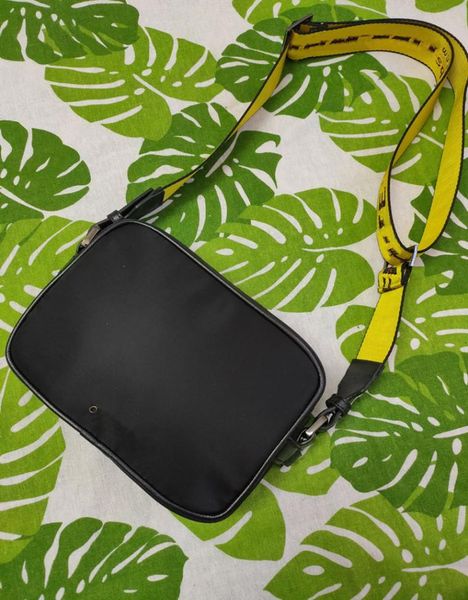 2022 shoulder bag mobile phone package brand mini men off yellow 2022ss canvas belt high white chest bag multi purpose satchel sho2349178
2022 shoulder bag mobile phone package brand mini men off yellow 2022ss canvas belt high white chest bag multi purpose satchel sho2349178