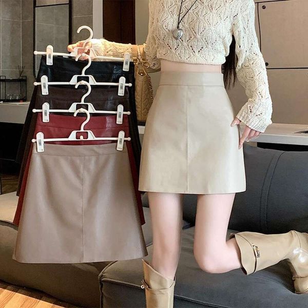 black pu leather skirt for women autumn style high waist pleated anti revealing buttocks a line short
black pu leather skirt for women autumn style high waist pleated anti revealing buttocks a line short