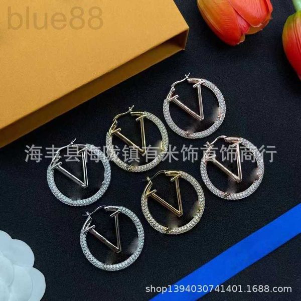 charm designer new geometric circle v letter 925 silver needle earrings premium full diamond design show face thin earnail accessories for w, Golden
charm designer new geometric circle v letter 925 silver needle earrings premium full diamond design show face thin earnail accessories for w, Golden