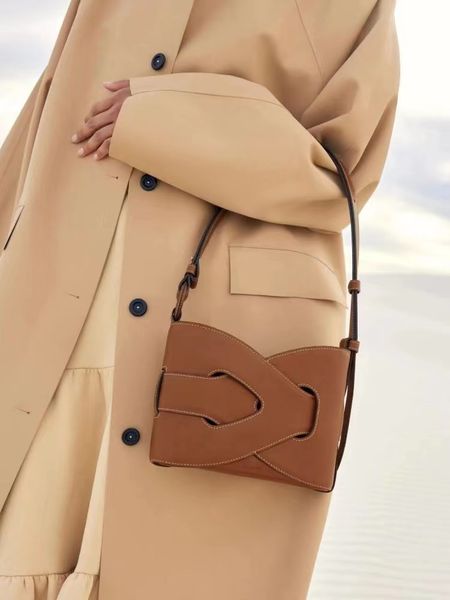 french street fashion underarm bag calfskin geometric design braided leather shoulder bag crossbody bag
french street fashion underarm bag calfskin geometric design braided leather shoulder bag crossbody bag