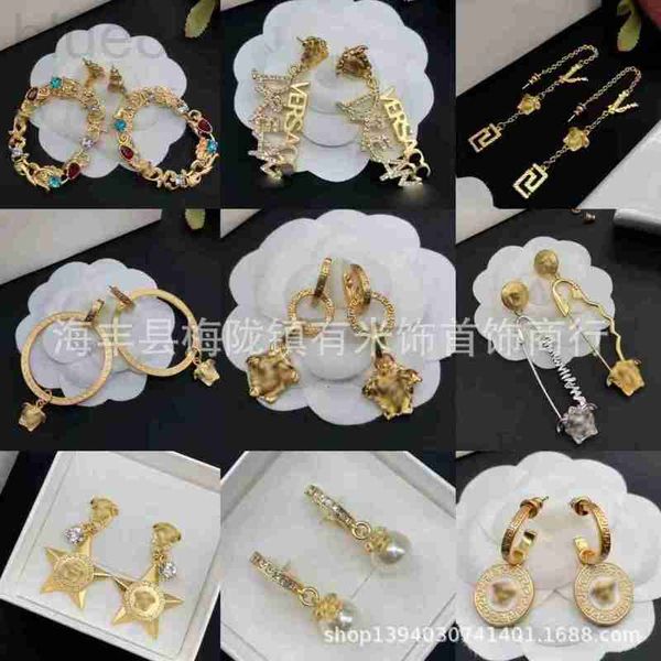 charm designer super immortal geometric circle oil dropping earrings for women with advanced feeling and temperament, head figure earrings,, Golden
charm designer super immortal geometric circle oil dropping earrings for women with advanced feeling and temperament, head figure earrings,, Golden
