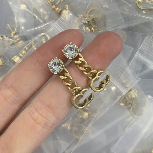retro stud ggity designer charm earrings double letter g eardrop women party accessories earring with box 494, Golden;silver
retro stud ggity designer charm earrings double letter g eardrop women party accessories earring with box 494, Golden;silver