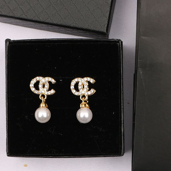 plated 925 silver luxury brand designers letters stud geometric famous women round crystal rhinestone earring wedding perty jewerlry circula, Golden;silver
plated 925 silver luxury brand designers letters stud geometric famous women round crystal rhinestone earring wedding perty jewerlry circula, Golden;silver