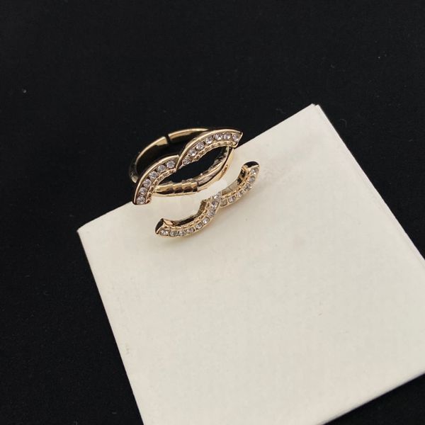 designer for lady women ccity open ring with side stones c logo wedding rings women high-quality banquet accessories 333, Silver
designer for lady women ccity open ring with side stones c logo wedding rings women high-quality banquet accessories 333, Silver