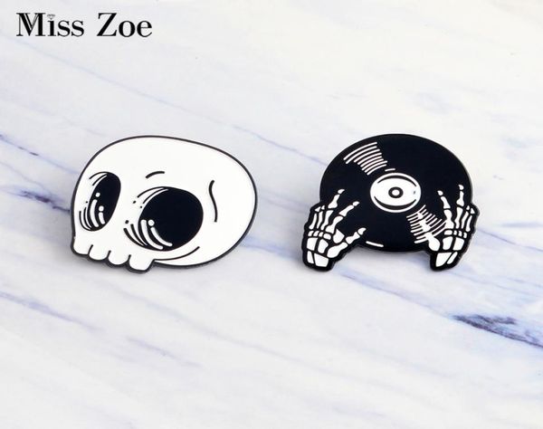 miss zoe skeleton record hand pins dj hands brooch denim jacket pin hat buckle shirt badge dark punk jewelry gift for friends5793674, Gray
miss zoe skeleton record hand pins dj hands brooch denim jacket pin hat buckle shirt badge dark punk jewelry gift for friends5793674, Gray