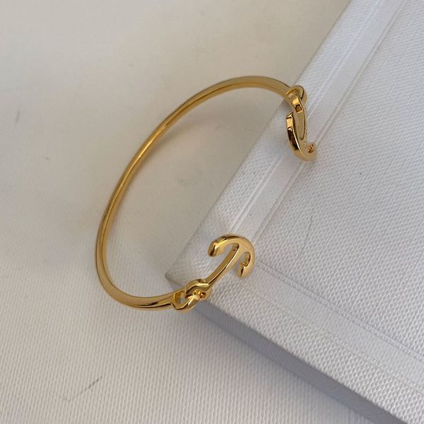 luxury designer bracelet chain women lovers hand string couple simple fashion black custom cuff bracelets
luxury designer bracelet chain women lovers hand string couple simple fashion black custom cuff bracelets