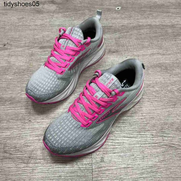 brooks/brooks/levitate 6th generation technology shock absorption comfort lightweight and breathable women's running shoes, Black
brooks/brooks/levitate 6th generation technology shock absorption comfort lightweight and breathable women's running shoes, Black