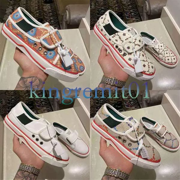 designer shoes men shoes 1977 sneakers tennis casual shoes velcro canvas shoe washed jacquard denim women rubber sole embroidered
designer shoes men shoes 1977 sneakers tennis casual shoes velcro canvas shoe washed jacquard denim women rubber sole embroidered