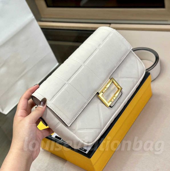 fashion women handbag luxury brand designer shoulder bag 2022 chain high-quality lambskin and metal hardware crossbody bags will never fade
fashion women handbag luxury brand designer shoulder bag 2022 chain high-quality lambskin and metal hardware crossbody bags will never fade