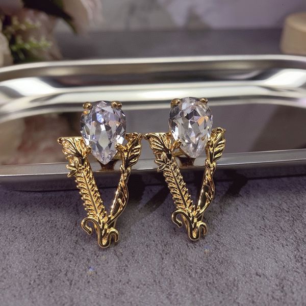 charm luxury fashion shiny big crystal earrings womens simple retro style alloy vshaped inlay z576 230823, Golden
charm luxury fashion shiny big crystal earrings womens simple retro style alloy vshaped inlay z576 230823, Golden